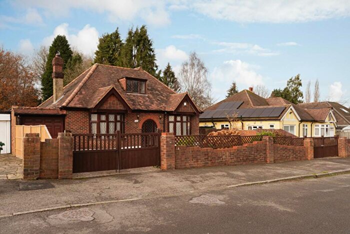 4 Bedroom Bungalow To Rent In Brighton Road, Tadworth, KT20