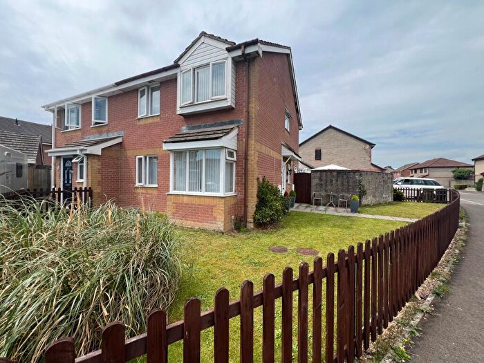4 Bedroom Semi-Detached House For Sale In Amulet Way, Shepton Mallet, BA4