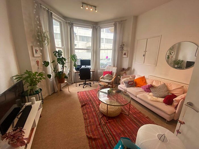 1 Bedroom Flat To Rent In Burleigh Court, Brighton, BN1