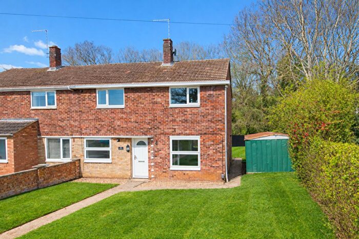 3 Bedroom Semi Detached House For Sale In Oxford Road, Corby, NN17