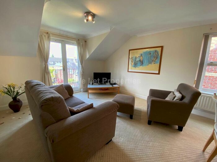 2 Bedroom Flat To Rent In Gillbrook Road, Didsbury, M20