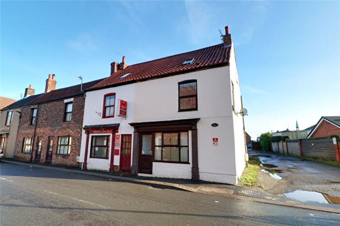 3 Bedroom Semi Detached House For Sale In High Street, Crowle, Lincolnshire, DN17
