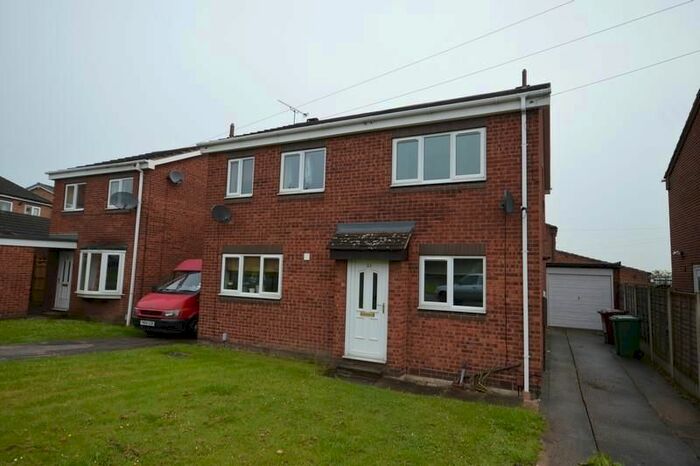 2 Bedroom Semi-Detached House To Rent In Barnstone Vale, Wakefield, WF1