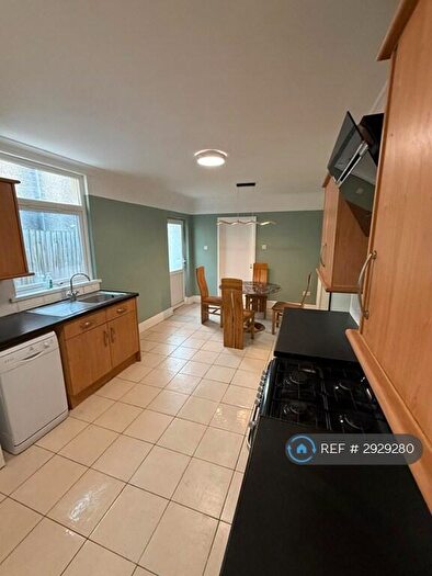 1 Bedroom Flat To Rent In Corporation Road, Newport, NP19