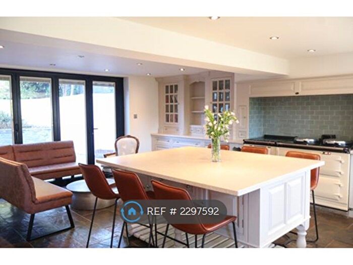 3 Bedroom Semi-Detached House To Rent In Downs Hill, Beckenham, BR3