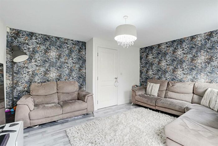 3 Bedroom Town House For Sale In Kelham Drive, Sherwood, Nottinghamshire, NG5
