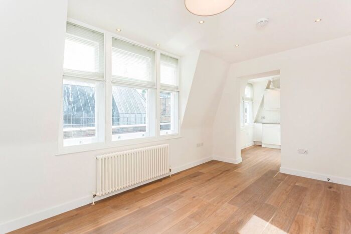 2 Bedroom Flat To Rent In Lisle Street, Chinatown, WC2H