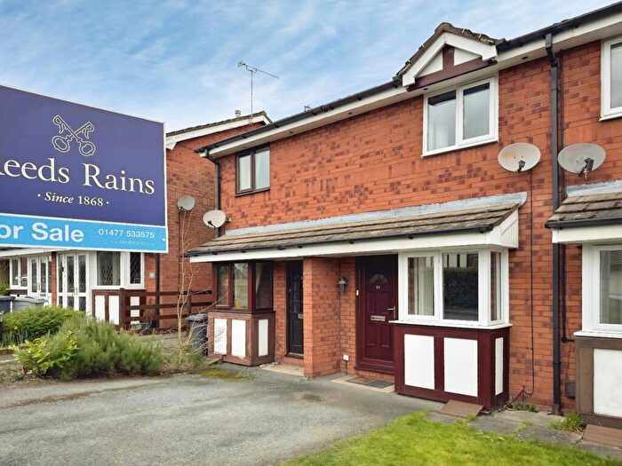 2 Bedroom Terraced House For Sale In Grange Way, Sandbach, Cheshire, CW11