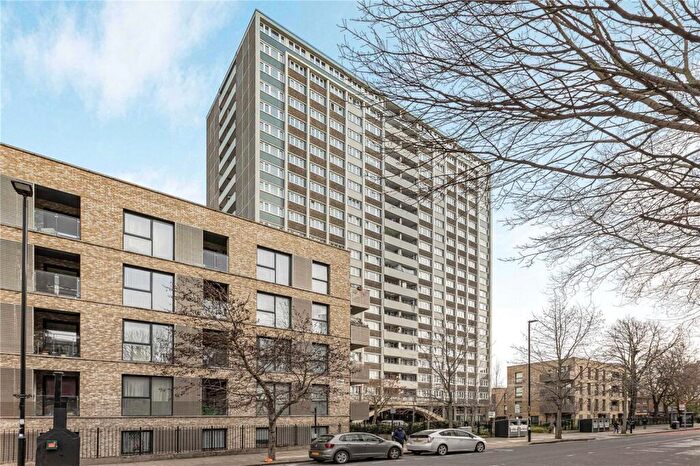 3 Bedroom Apartment To Rent In Goswell Road, London, EC1V