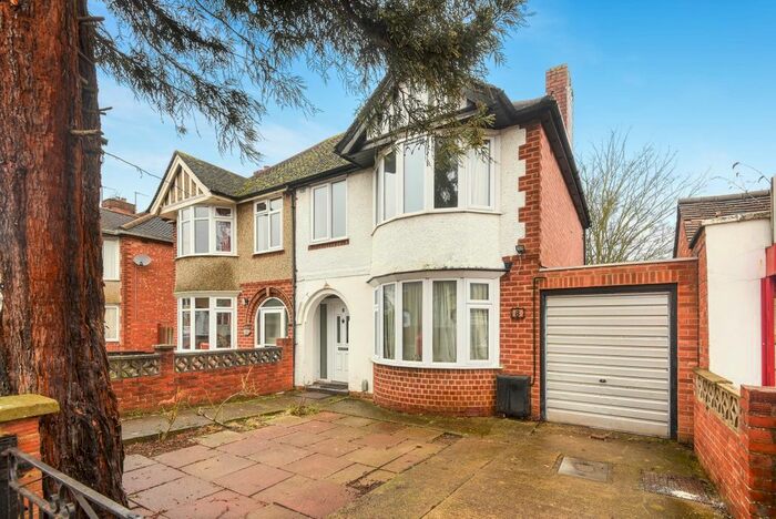 3 Bedroom Semi-Detached House To Rent In Courtland Road, Oxford, OX4