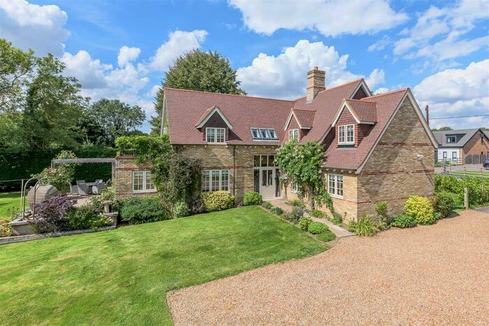 4 Bedroom Detached House For Sale In Top End, Renhold, Bedford, MK41