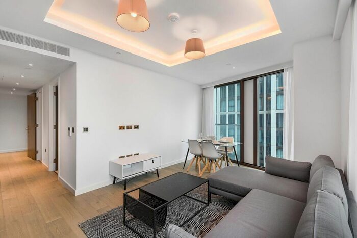 2 Bedroom Flat To Rent In Carnation Way, London, SW8