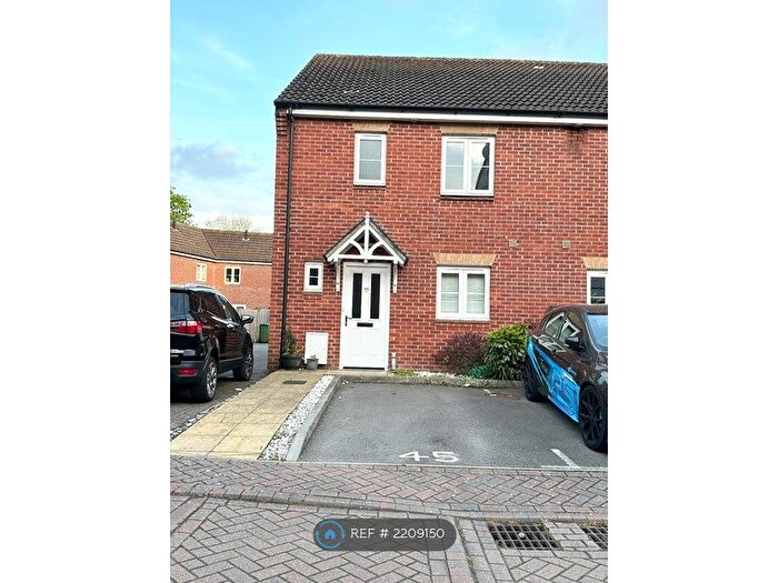 3 Bedroom End Of Terrace House To Rent In Crestwood View, Eastleigh, SO50