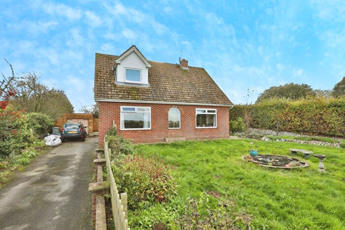 3 Bedroom Detached Bungalow For Sale In Buckenham Road, Strumpshaw, Norwich, NR13