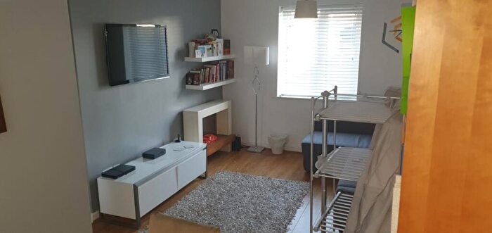 2 Bedroom Flat To Rent In Berlington Court, Redcliff Mead Lane, Bristol, BS1