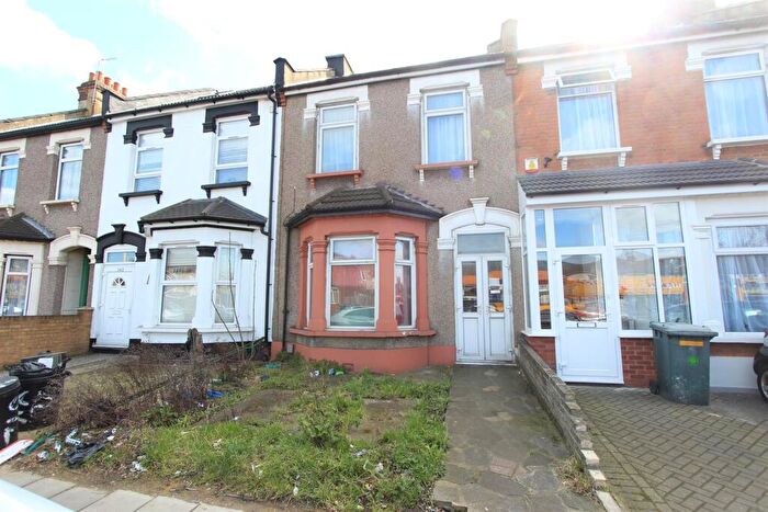 3 Bedroom Terraced House For Sale In Green Lane, Ilford, IG3