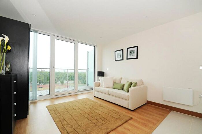 Apartment To Rent In Lanson Building, Queenstown Road, London, SW11