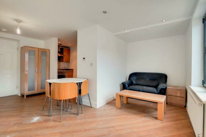 Studio To Rent In Bramley Crescent, Ilford, IG2