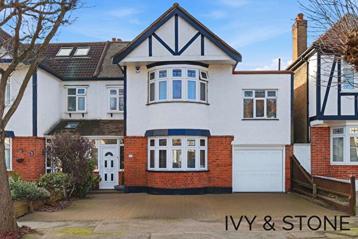4 Bedroom Semi-Detached House For Sale In Rosedene Gardens, Ilford, Greater London, IG2