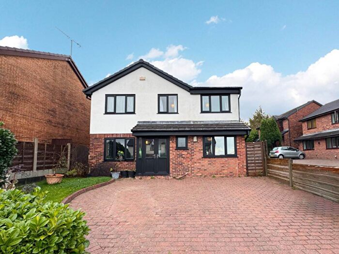 4 Bedroom Detached House For Sale In Highfield Drive, Royton, OL2