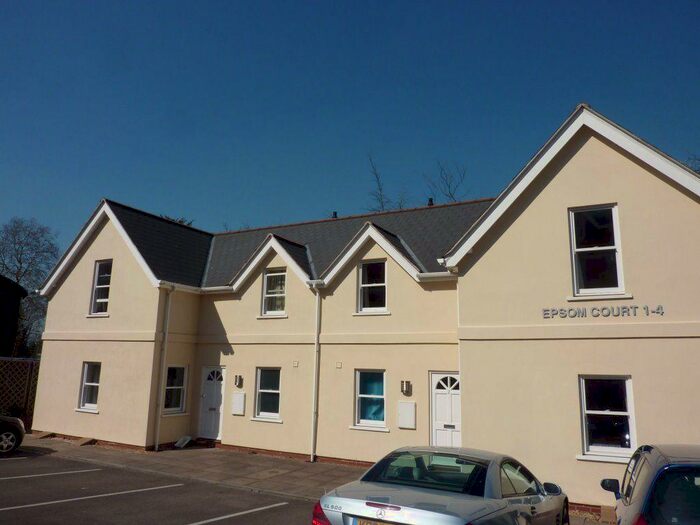 2 Bedroom Flat To Rent In Christchurch, GL50