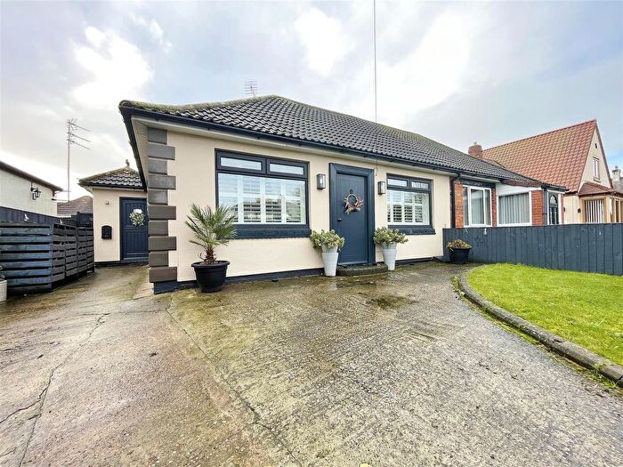 2 Bedroom Semi-detached Bungalow For Sale In Sand Lane, Osgodby, Selby, YO8