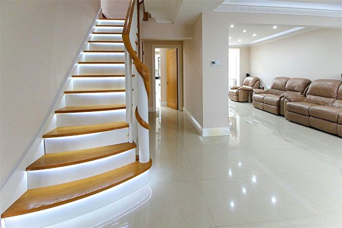 5 Bedroom Semi Detached House To Rent In Streatfield Road, Harrow, HA3