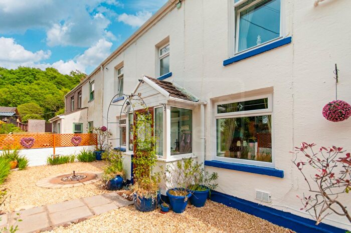 3 Bedroom Cottage For Sale In Cán Yr Afon, Felinfach, Upper Cwmtwrch, Swansea, SA9