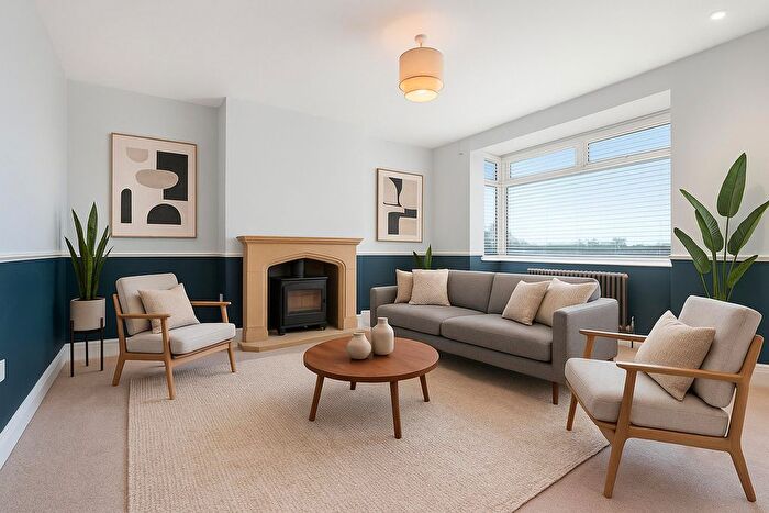 3 Bedroom Semi-Detached House For Sale In Woodplumpton Road, Woodplumton, PR4