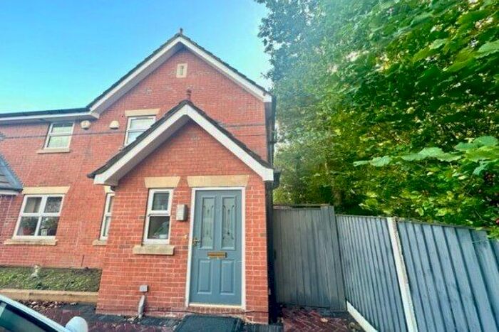3 Bedroom Semi-Detached House To Rent In Rockwood Close, Crewe, CW2