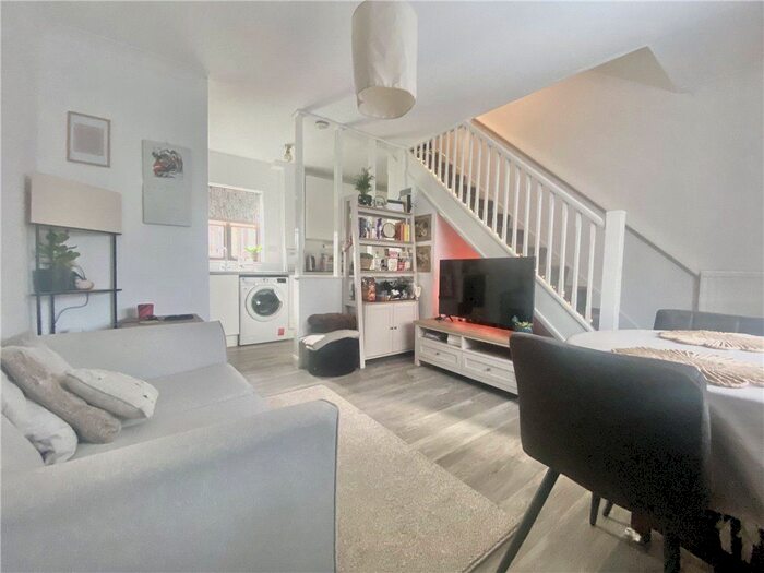 1 Bedroom Terraced House To Rent In Tulip Close, Hampton, TW12