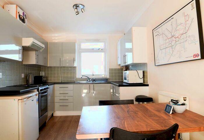 4 Bedroom Terraced House To Rent In Whichelo Place, Brighton, BN2