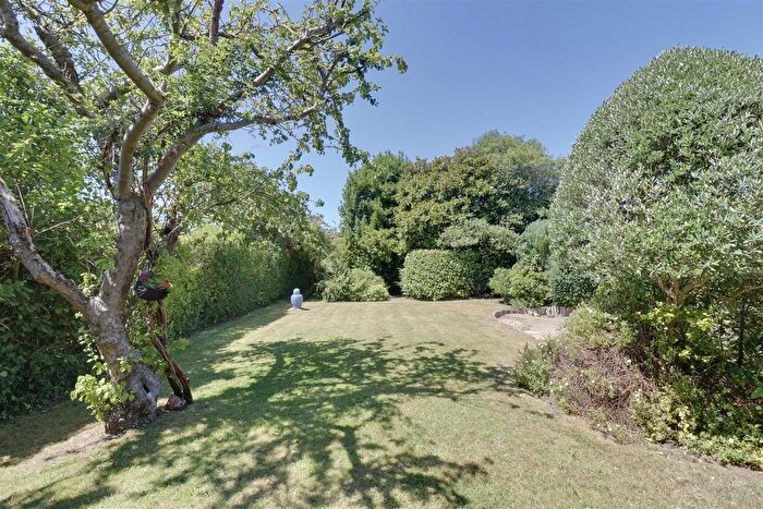 5 Bedroom Property For Sale In Drayton Lane, Portsmouth, PO6