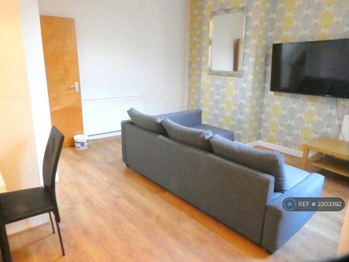4 Bedroom End Of Terrace House To Rent In Eileen Grove, Manchester, M14