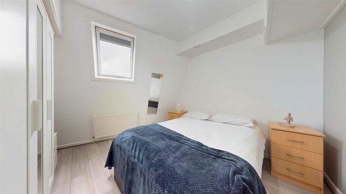 2 Bedroom Flat To Rent In Harrow Road, Kensal Green, London, NW10