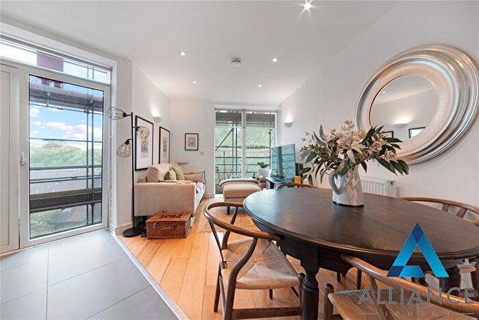 1 Bedroom Apartment To Rent In Sewardstone Road, London, E2