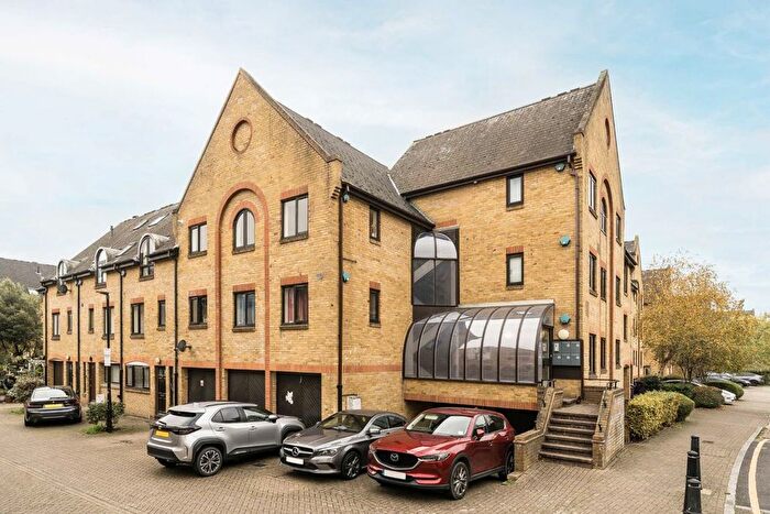 2 Bedroom Flat For Sale In Kennet Street, Wapping, E1W