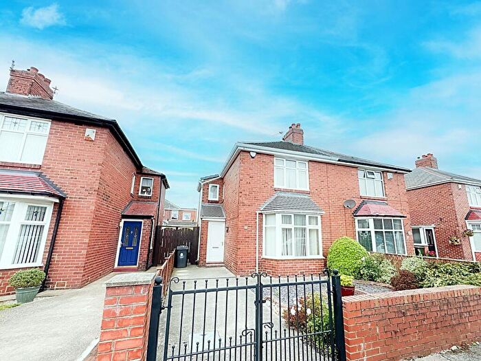 2 Bedroom Semi Detached House For Sale In Lynn Road, Wallsend, NE28