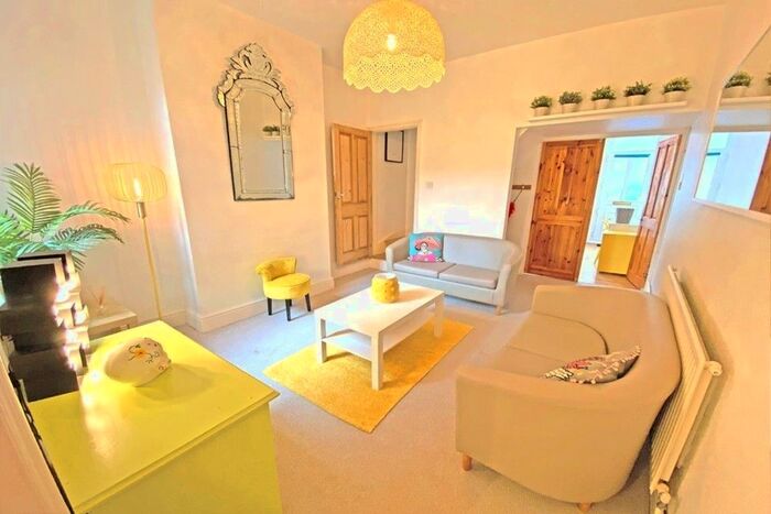 4 Bedroom Property To Rent In Hartopp Road, Leicester LE2