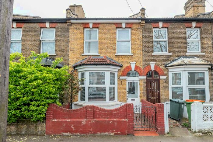 3 Bedroom House To Rent In Colston Road, Forest Gate, E7