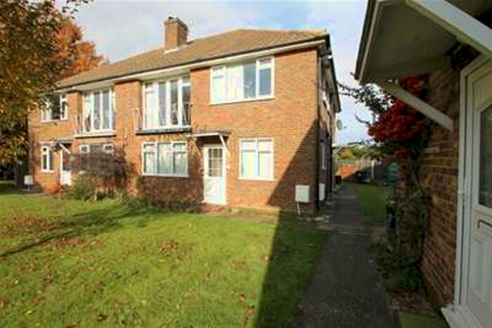 2 Bedroom Flat To Rent In Towncourt Lane, Orpington, BR5