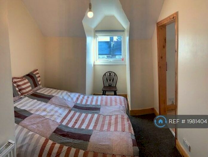 Studio To Rent In Sutherland Road, London, N17