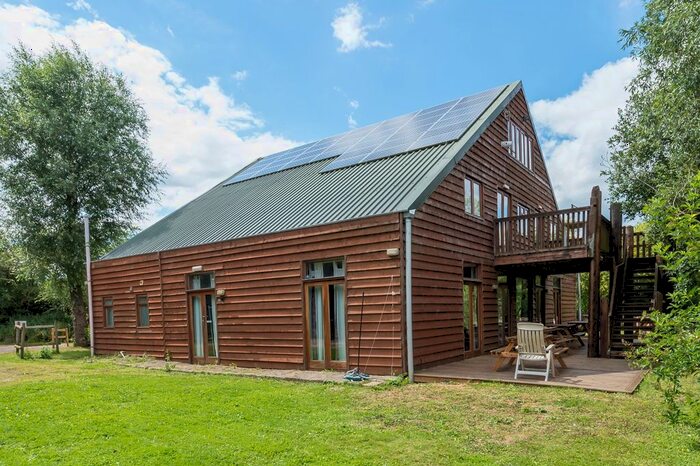 9 Bedroom Detached House For Sale In Downs Road, Standlake, OX29