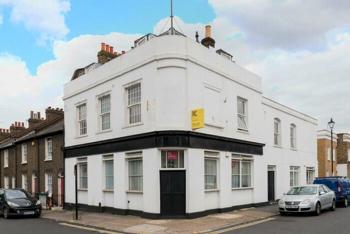 2 Bedroom Flat To Rent In Friendly Street, London, Greater London, SE8