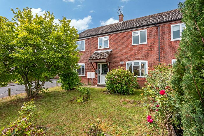 4 Bedroom Semi-Detached House For Sale In Gwyn Crescent, Fakenham, NR21