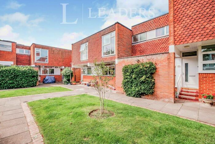 3 Bedroom Terraced House To Rent In The Rowans, Grand Avenue, Worthing, BN11