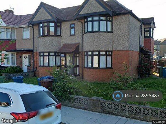 1 Bedroom Flat To Rent In Kenmore Avenue, Harrow, HA3