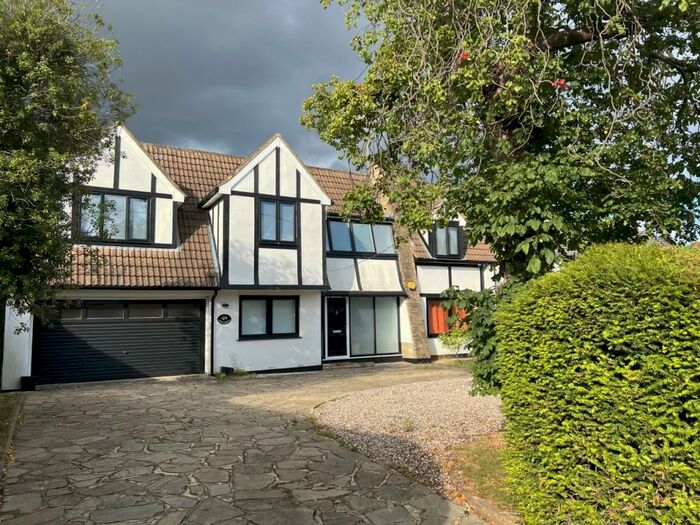 4 Bedroom Detached House To Rent In Heronway, Hutton Mount, Brentwood, CM13