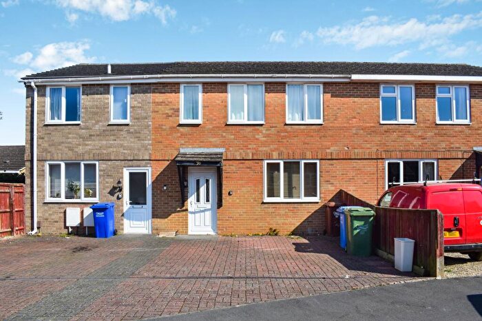 4 Bedroom Terraced House To Rent In Bellenger Way, Kidlington, OX5