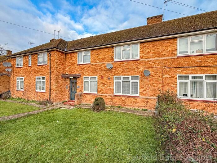 1 Bedroom Flat For Sale In Foxgrove Path, South Oxhey, WD19